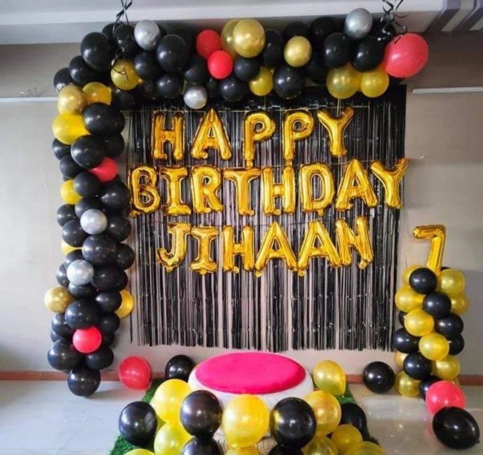 party artists Black and Gold Birthday Decor