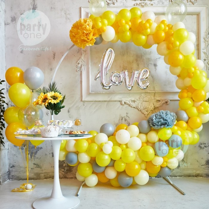 party artists Love Ring Balloon Decor