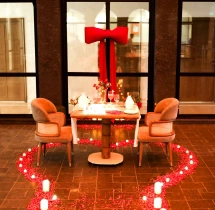 candlelight dinners Private Courtyard Candlelight Dinner in Holiday Inn