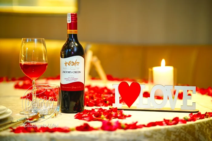 candlelight dinners Classic Indoor Candlelight Dinner at Radisson