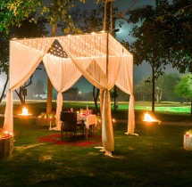 candlelight dinners Luxury Private Garden Candlelight Dinner