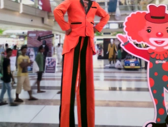 Stilt Walkers
