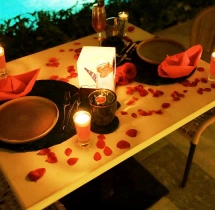 candlelight dinners Romantic Poolside Candlelight Dining at Hilton