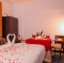 candlelight dinners Romantic Dinner With Stay Experience at Aloft