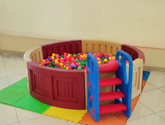 Round Ball Pool with Fun Slider