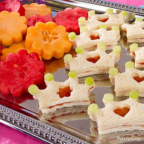 Tiara shaped Sandwiches & Flower shaped Fruits