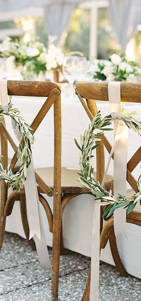 Wreath type chair decors