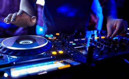 DJ