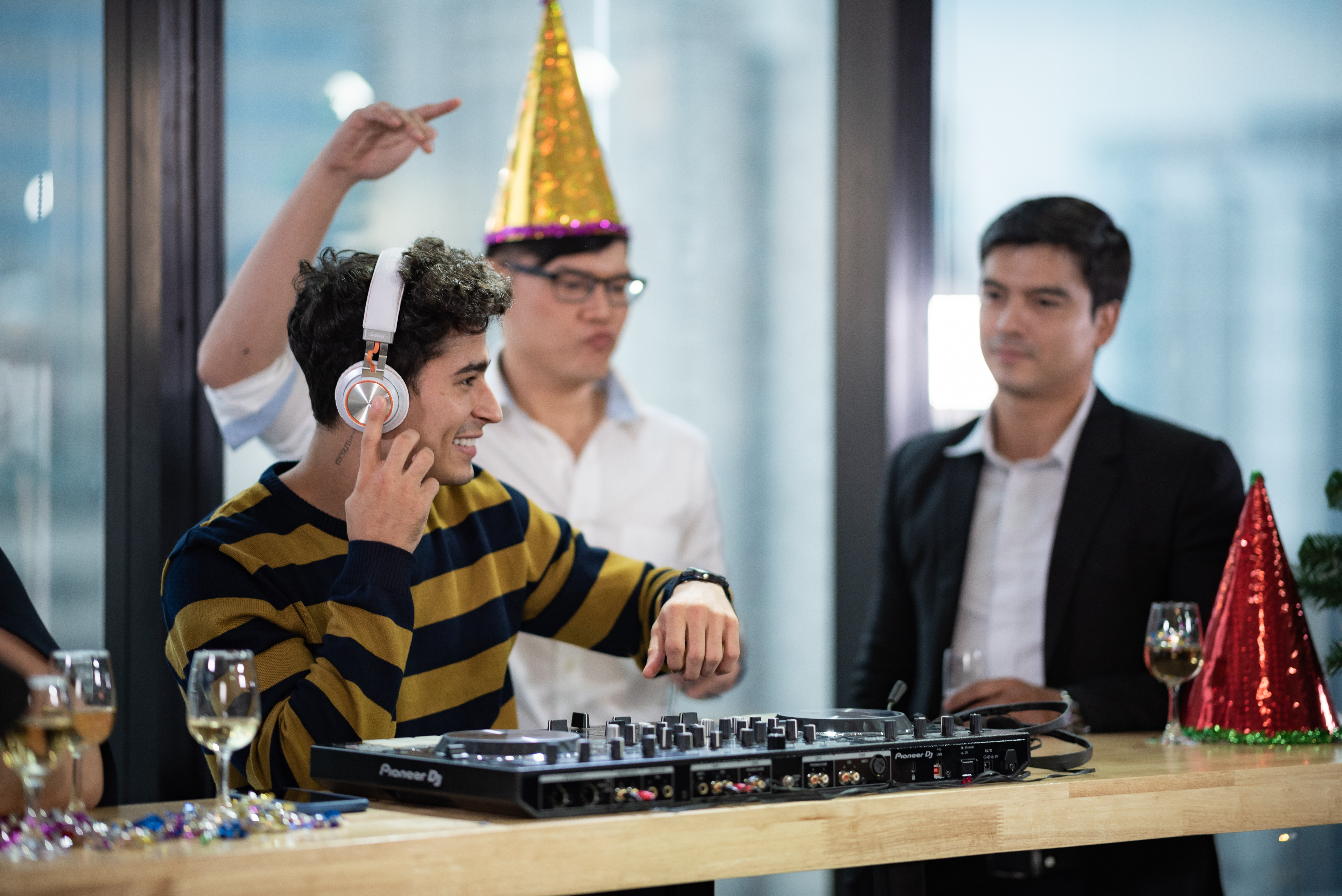 Play the Most Popular Music at Party